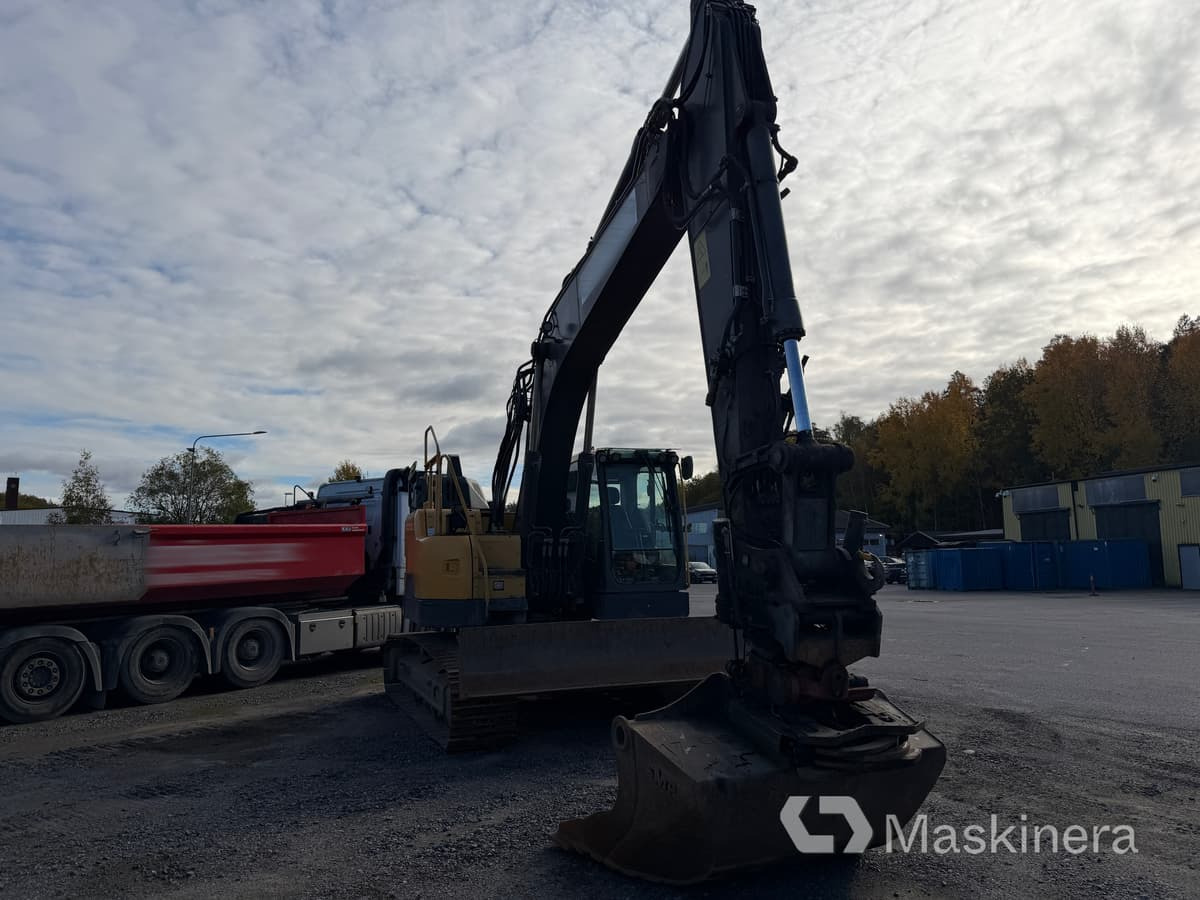 Grävmaskin Vovlo ECR235EL - Ekskavator me zinxhirë: foto 2 Grävmaskin Vovlo ECR235EL - Ekskavator me zinxhirë: foto 2