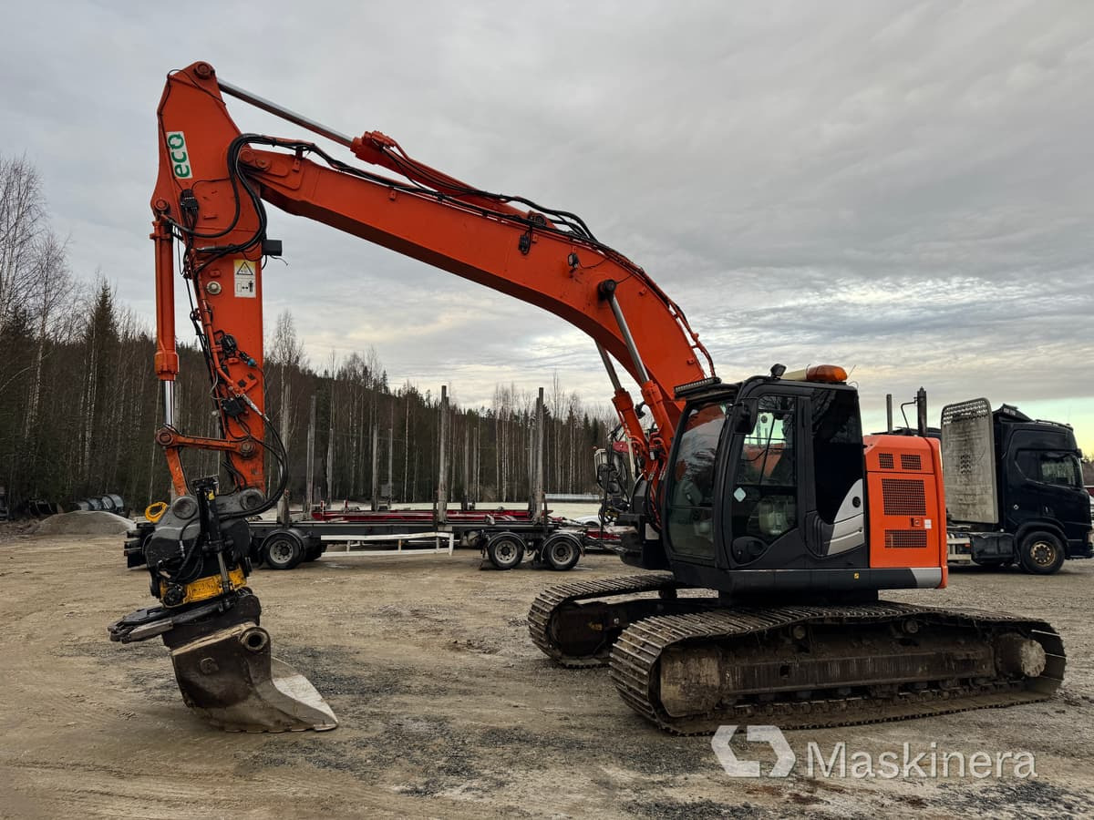 Hitachi ZX 225 USLC-5B Grävmaskin Hitachi ZX225USLC-5B - Ekskavator me zinxhirë: foto 1 Hitachi ZX 225 USLC-5B Grävmaskin Hitachi ZX225USLC-5B - Ekskavator me zinxhirë: foto 1