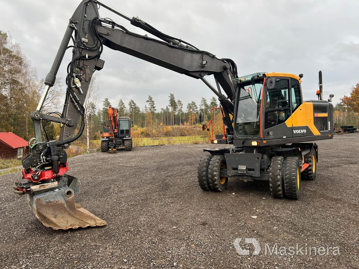 Hjulgrävare Volvo EW160E - Ekskavator me zinxhirë: foto 1 Hjulgrävare Volvo EW160E - Ekskavator me zinxhirë: foto 1