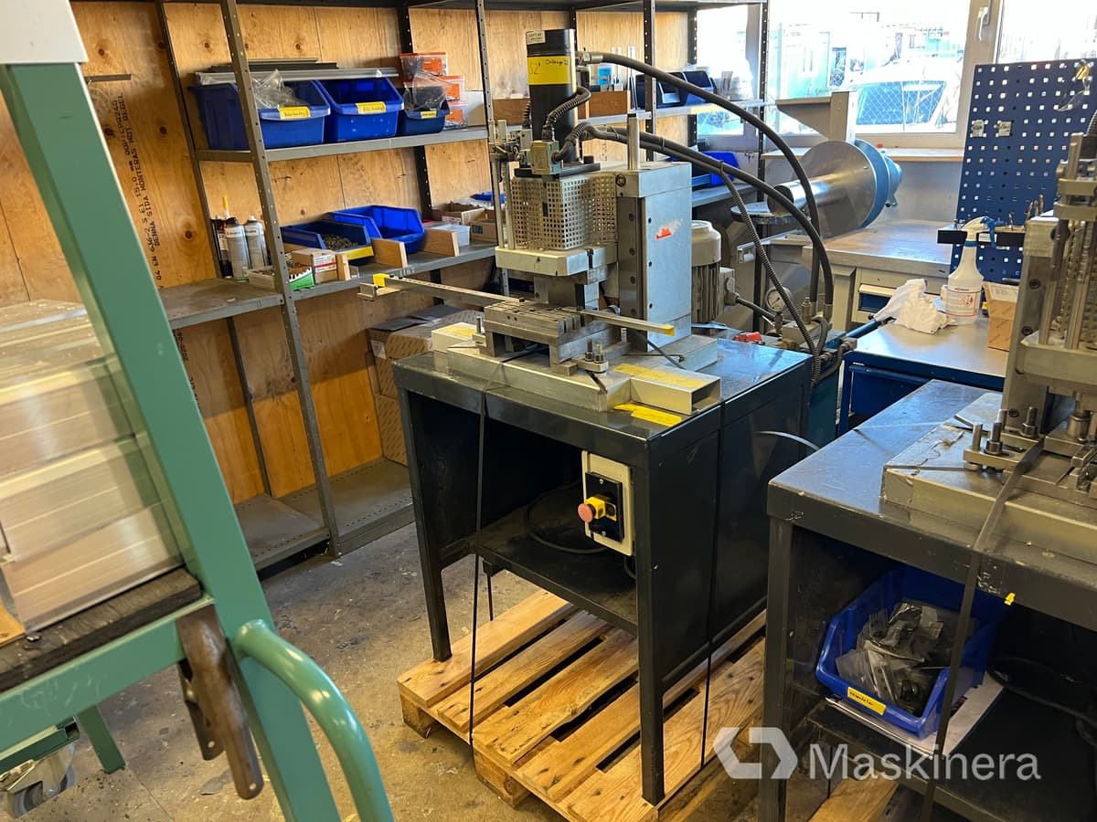 Hydraulisk press Santas Mekaniska DS88 - Makinë për përpunimin e metalit: foto 1 Hydraulisk press Santas Mekaniska DS88 - Makinë për përpunimin e metalit: foto 1