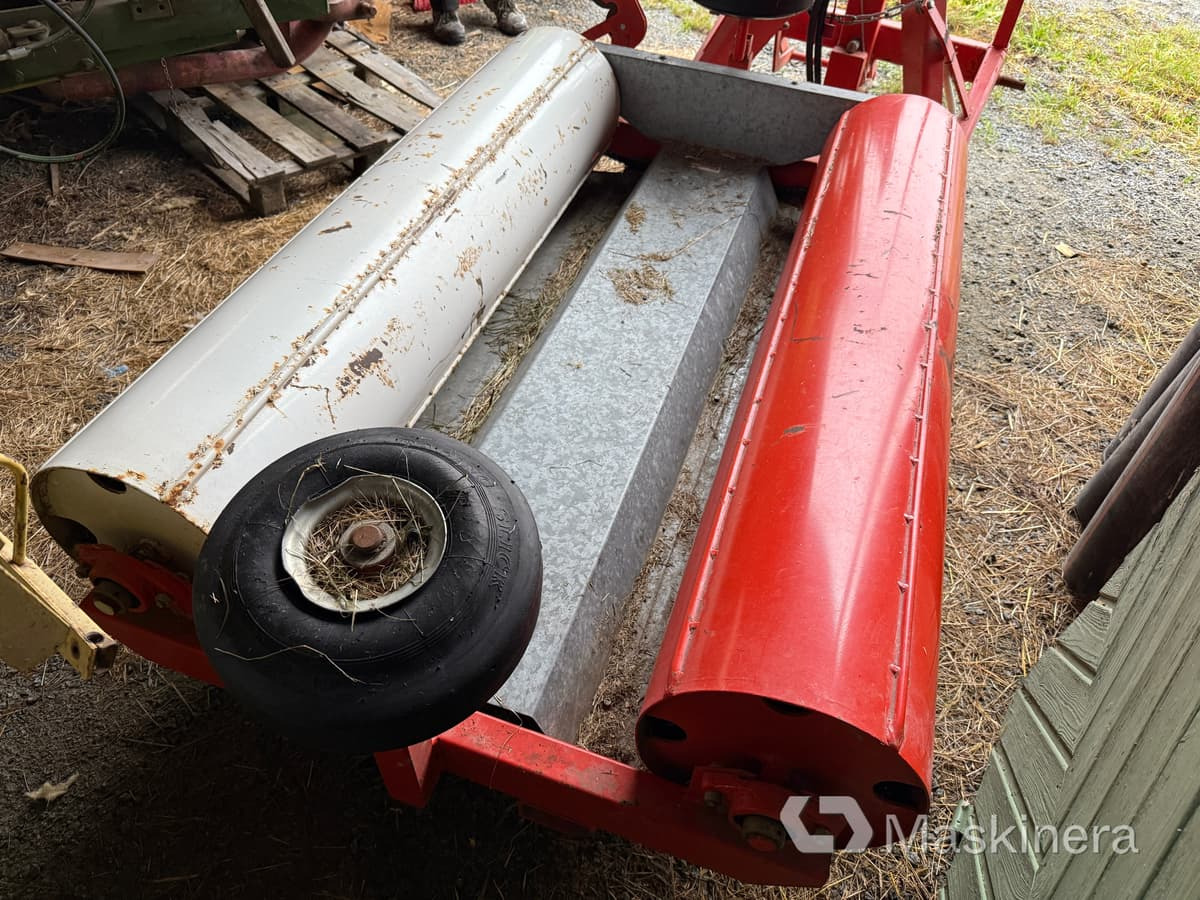 Inplastare Ysta Bale wrap 1600 med sidospakar - Mbështjellëse dengjesh: foto 4 Inplastare Ysta Bale wrap 1600 med sidospakar - Mbështjellëse dengjesh: foto 4