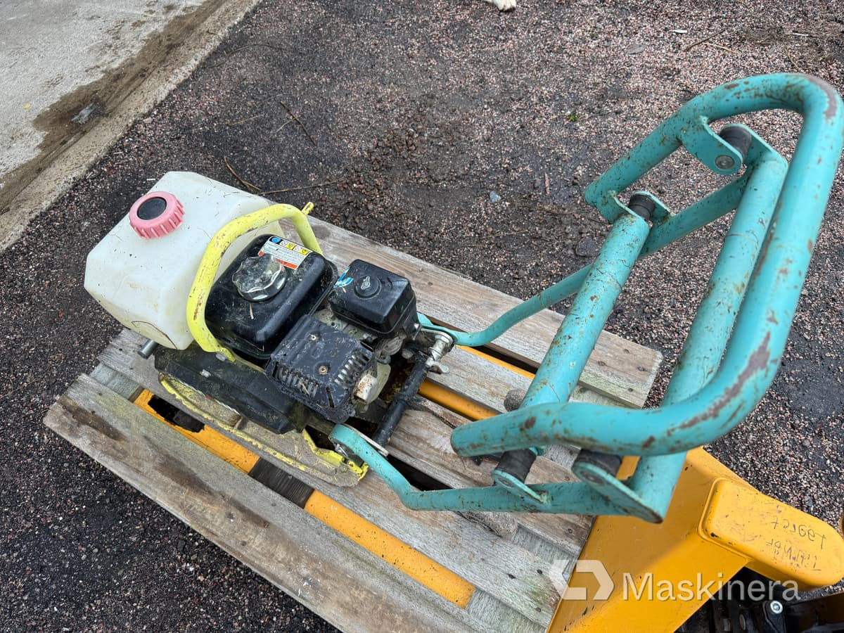 Markvibrator Ammann AVP 1240 - Pllakë vibratori: foto 4 Markvibrator Ammann AVP 1240 - Pllakë vibratori: foto 4