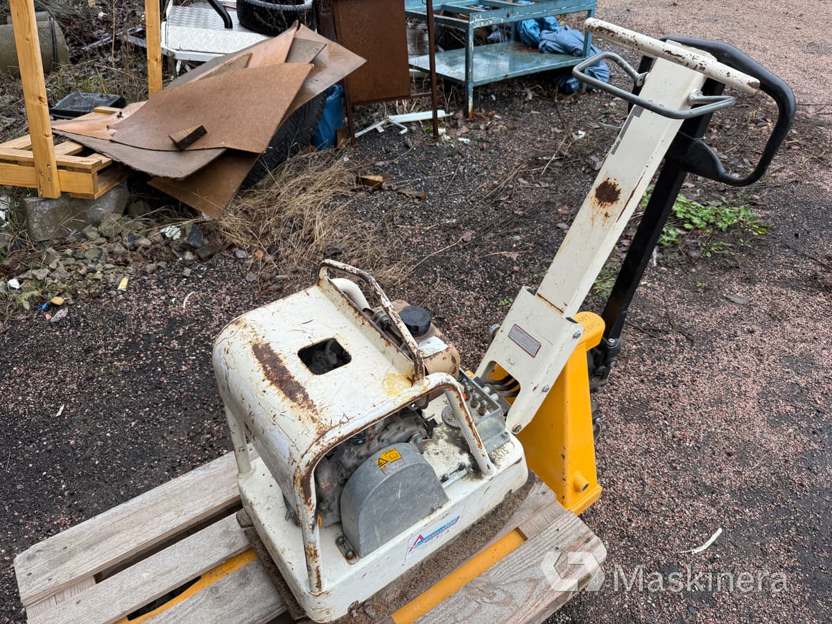 Markvibrator Swepac FB 145 - Pllakë vibratori: foto 3 Markvibrator Swepac FB 145 - Pllakë vibratori: foto 3