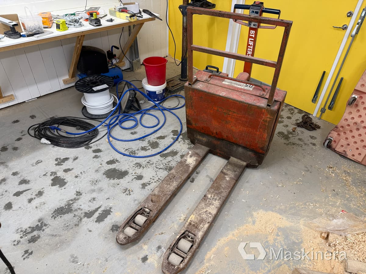 Pallyft BT-truck PPT 1250 E ink laddare - Pirun paletash: foto 1 Pallyft BT-truck PPT 1250 E ink laddare - Pirun paletash: foto 1