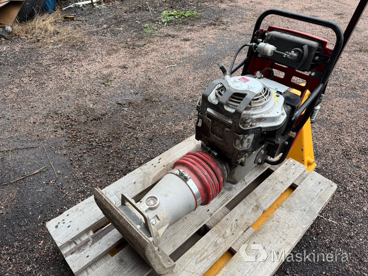 Stamp Swepac T84 - Pllakë vibratori: foto 2 Stamp Swepac T84 - Pllakë vibratori: foto 2