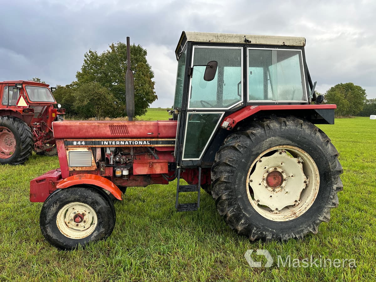 Traktor International 844 - Traktor: foto 2 Traktor International 844 - Traktor: foto 2