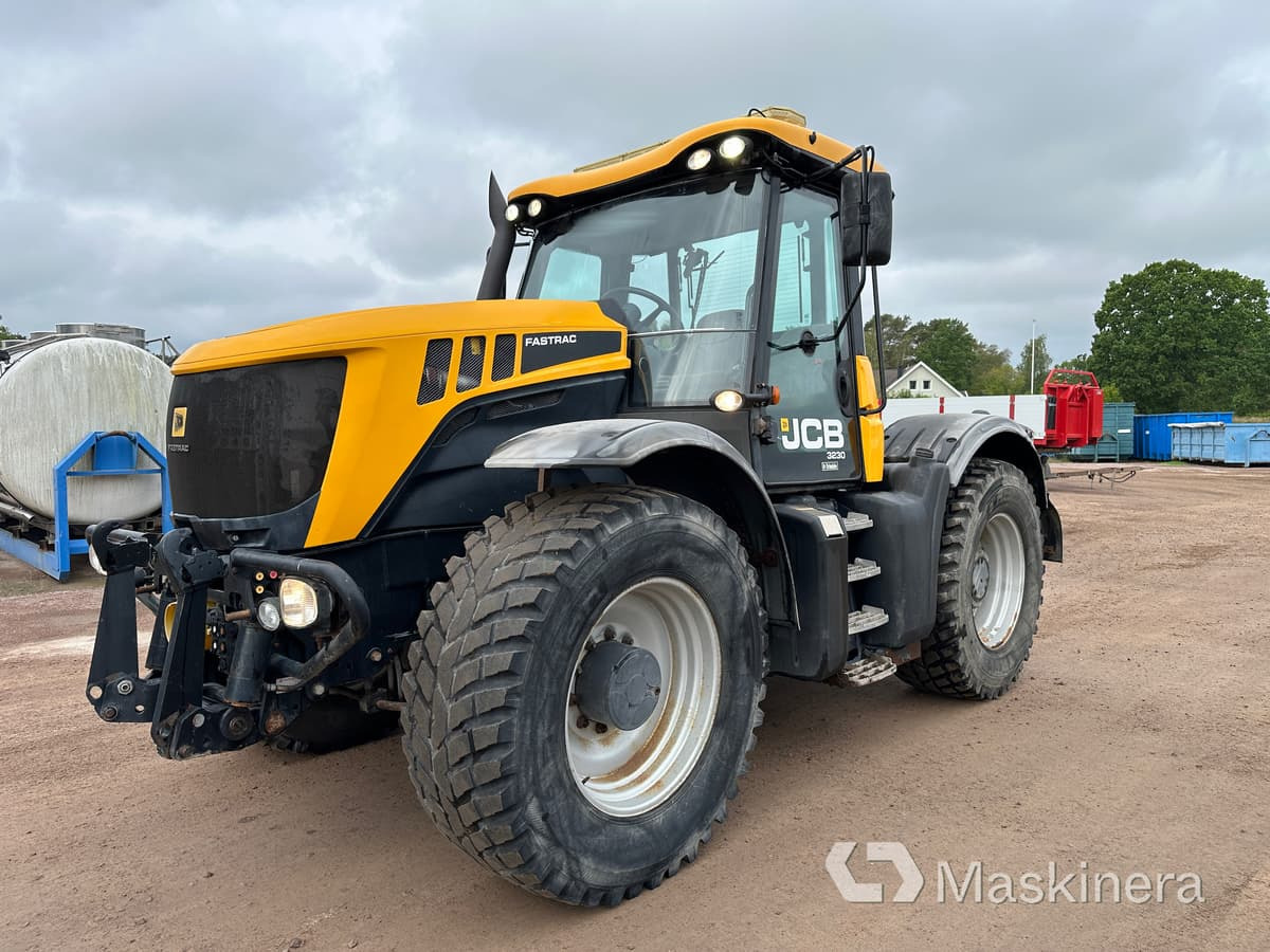 Traktor JCB Fastrac 3230 XTRA - Traktor: foto 1 Traktor JCB Fastrac 3230 XTRA - Traktor: foto 1