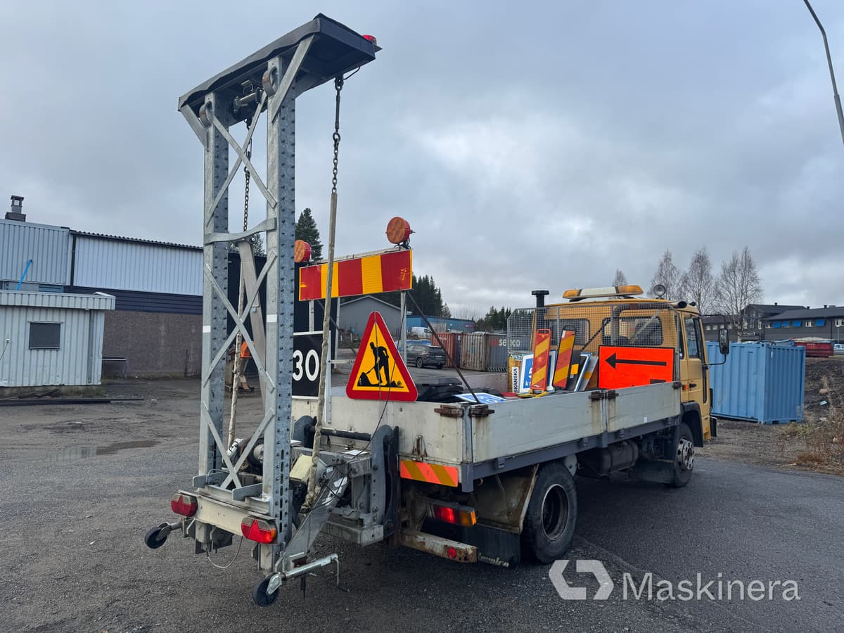 Volvo FL611 4X2 TMA-bil Volvo FL611 - Kamion me karroceri të hapur: foto 5 Volvo FL611 4X2 TMA-bil Volvo FL611 - Kamion me karroceri të hapur: foto 5