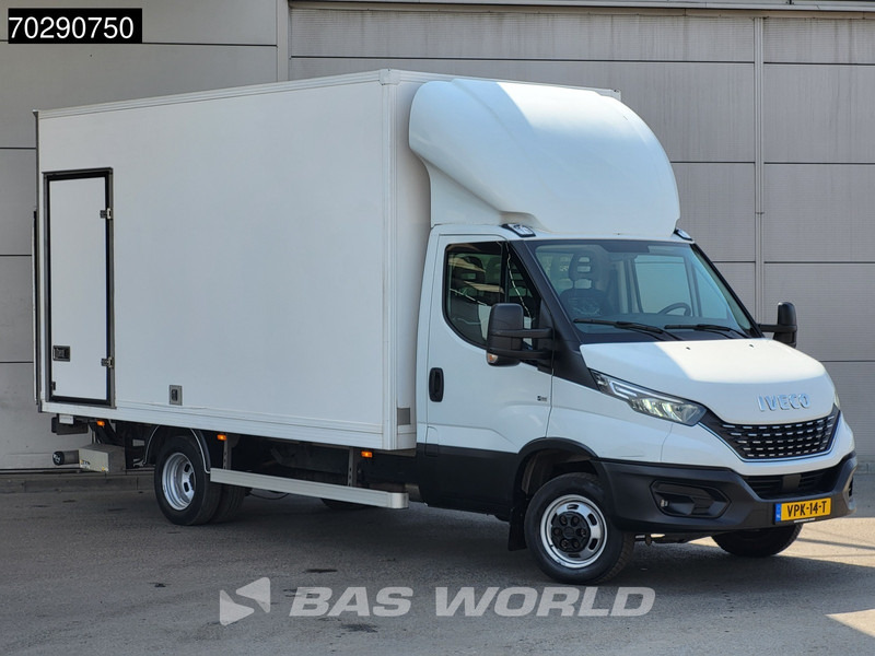 Iveco Daily 35C18 3.0L Laadklep Automaat Zijdeur Bakwagen Dubbellucht LED Cruise Airco Euro6 Meubelbak Koffer 22m3 Airco Cruise control - Kamioncine me kontinier: foto 5 Iveco Daily 35C18 3.0L Laadklep Automaat Zijdeur Bakwagen Dubbellucht LED Cruise Airco Euro6 Meubelbak Koffer 22m3 Airco Cruise control - Kamioncine me kontinier: foto 5