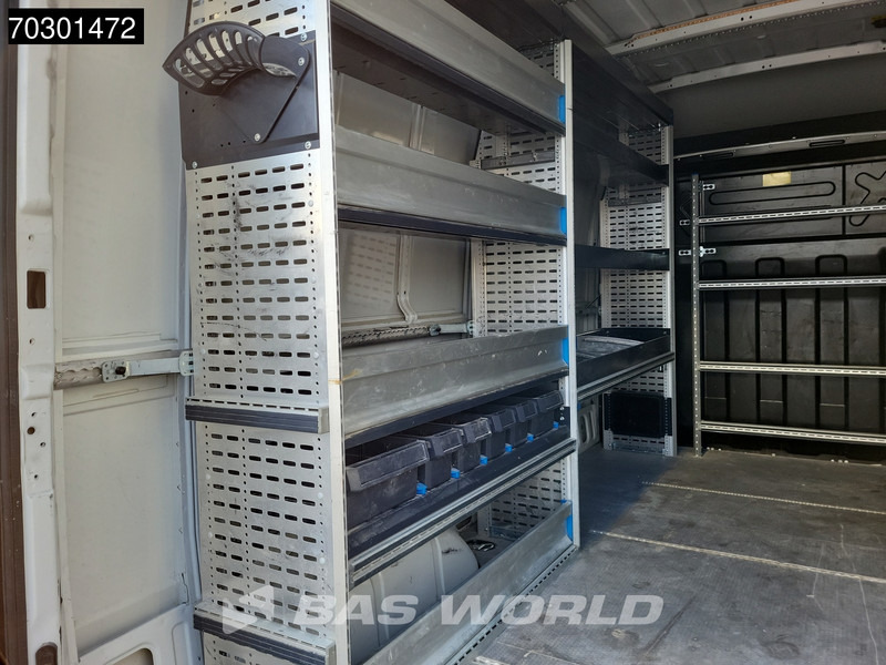 Iveco Daily 35S14 L2H2 Navi Camera Airco L2 10,8m3 Airco - Furgon: foto 5 Iveco Daily 35S14 L2H2 Navi Camera Airco L2 10,8m3 Airco - Furgon: foto 5