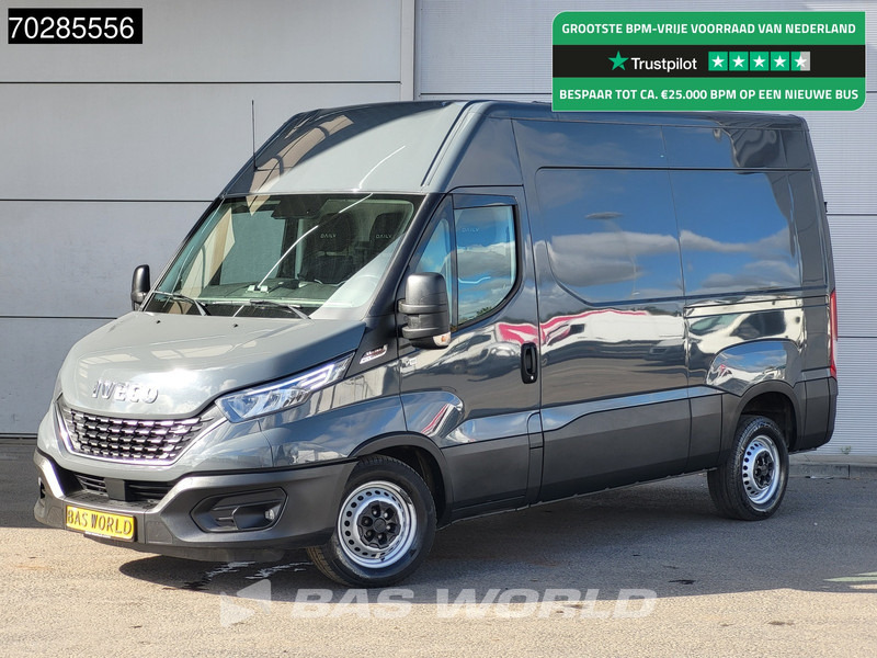 Iveco Daily 35S18 3.0L Automaat 180PK L2H2 3500kg Trekhaak LED Navi Airco Cruise Camera Euro6 L2 11m3 Airco Trekhaak Cruise control - Furgon: foto 1 Iveco Daily 35S18 3.0L Automaat 180PK L2H2 3500kg Trekhaak LED Navi Airco Cruise Camera Euro6 L2 11m3 Airco Trekhaak Cruise control - Furgon: foto 1