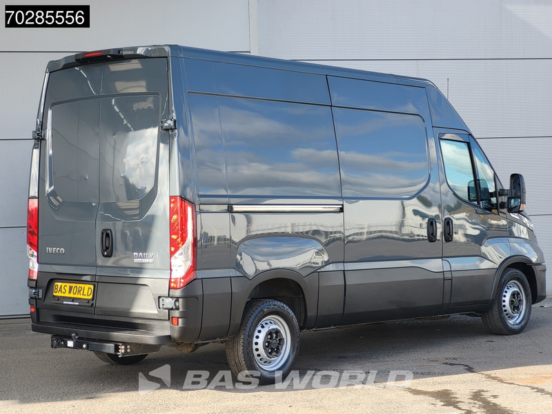 Iveco Daily 35S18 3.0L Automaat 180PK L2H2 3500kg Trekhaak LED Navi Airco Cruise Camera Euro6 L2 11m3 Airco Trekhaak Cruise control - Furgon: foto 3 Iveco Daily 35S18 3.0L Automaat 180PK L2H2 3500kg Trekhaak LED Navi Airco Cruise Camera Euro6 L2 11m3 Airco Trekhaak Cruise control - Furgon: foto 3