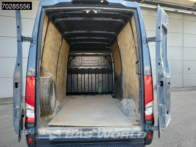 Iveco Daily 35S18 3.0L Automaat L2H2 3500kg Trekhaak LED Navi Airco Cruise Camera Euro6 L2 11m3 Airco Trekhaak Cruise control - Furgon: foto 3 Iveco Daily 35S18 3.0L Automaat L2H2 3500kg Trekhaak LED Navi Airco Cruise Camera Euro6 L2 11m3 Airco Trekhaak Cruise control - Furgon: foto 3