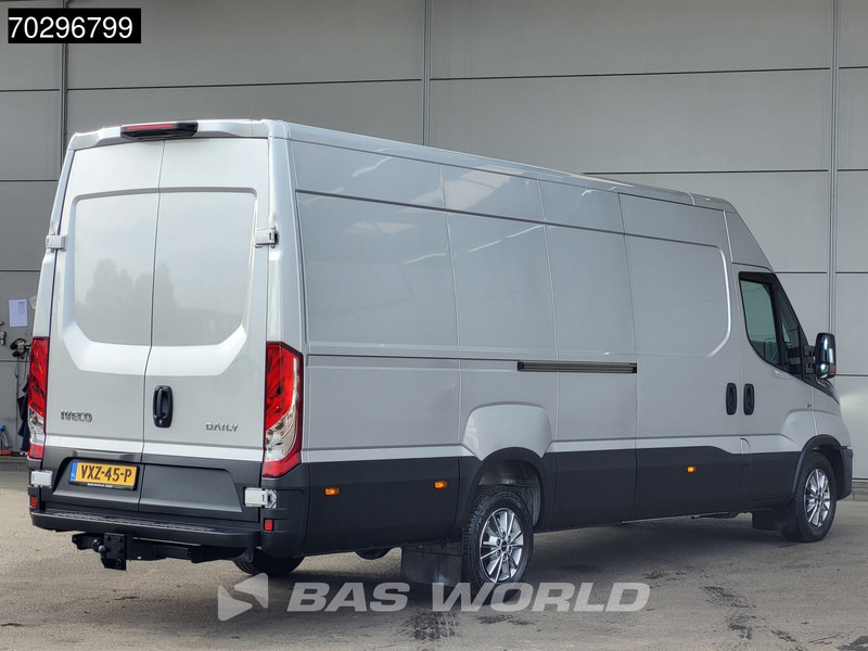 Iveco Daily 35S18 3.0L Automaat L3H2 3,5t Trekhaak 180PK LED ACC Navi Camera APK 08-2026 Euro6 L4H2 Airco Trekhaak - Furgon: foto 5 Iveco Daily 35S18 3.0L Automaat L3H2 3,5t Trekhaak 180PK LED ACC Navi Camera APK 08-2026 Euro6 L4H2 Airco Trekhaak - Furgon: foto 5