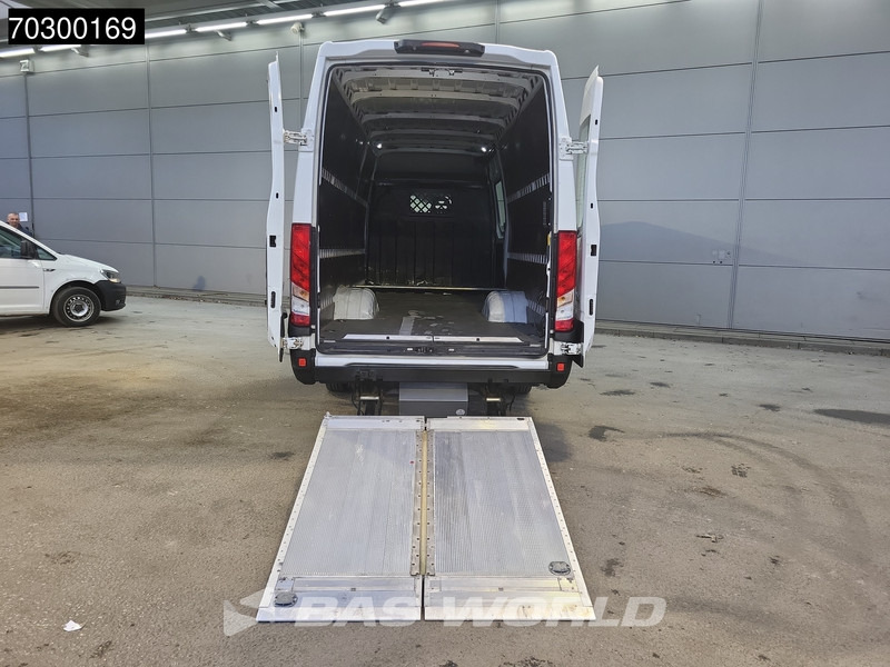 Iveco Daily 50C18 3.0L Laadklep Automaat Dubbellucht 180PK L3H2 Cruise Euro6 L3 Cruise control - Furgon: foto 3 Iveco Daily 50C18 3.0L Laadklep Automaat Dubbellucht 180PK L3H2 Cruise Euro6 L3 Cruise control - Furgon: foto 3
