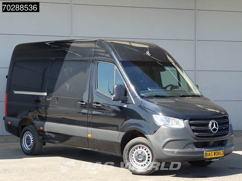 Mercedes-Benz Sprinter 317 CDI Automaat L2H2 3500KG Trekhaak 170PK Airco Camera MBUX CarPlay Euro6 L2 12m3 Airco Trekhaak - Furgon: foto 3 Mercedes-Benz Sprinter 317 CDI Automaat L2H2 3500KG Trekhaak 170PK Airco Camera MBUX CarPlay Euro6 L2 12m3 Airco Trekhaak - Furgon: foto 3