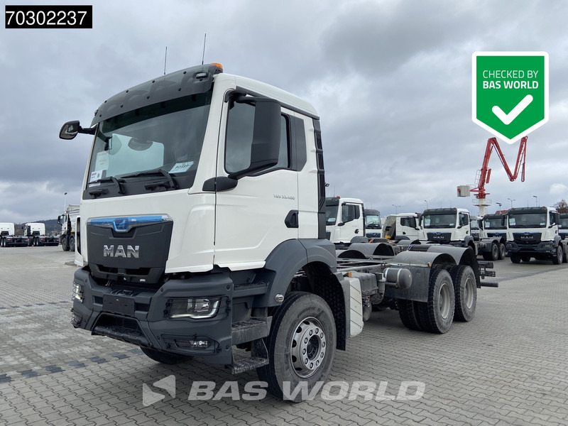 MAN TGS 33.400 6X4 NEW 6x4 chassis Big-Axle Manual Airco EURO 2 - Kamion kabinë-shasi: foto 1 MAN TGS 33.400 6X4 NEW 6x4 chassis Big-Axle Manual Airco EURO 2 - Kamion kabinë-shasi: foto 1
