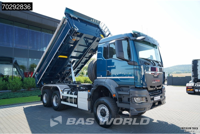 MAN TGS 33.480 TGS 6X6 11m3 KH-3-Way Kipper 6x6 Steel Suspension Automatic Big-Axle Euro 6 - Kamion vetëshkarkues: foto 5 MAN TGS 33.480 TGS 6X6 11m3 KH-3-Way Kipper 6x6 Steel Suspension Automatic Big-Axle Euro 6 - Kamion vetëshkarkues: foto 5