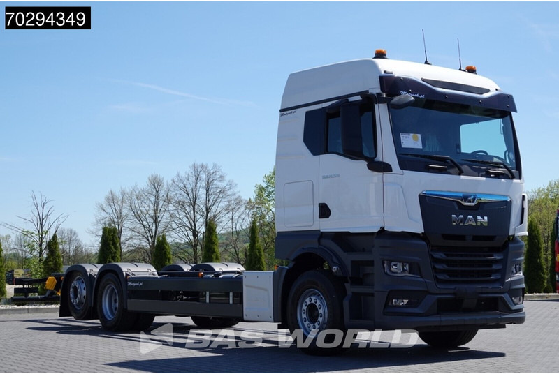 MAN TGX 26.520 TGX 6X2 Lift-Steering Axle Euro 6 - Kamion kabinë-shasi: foto 3 MAN TGX 26.520 TGX 6X2 Lift-Steering Axle Euro 6 - Kamion kabinë-shasi: foto 3