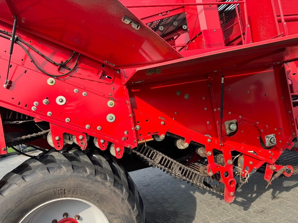 Makinë për nxjerrjen e patateve Grimme SE 150-60 XXL: foto 10 Makinë për nxjerrjen e patateve Grimme SE 150-60 XXL: foto 10