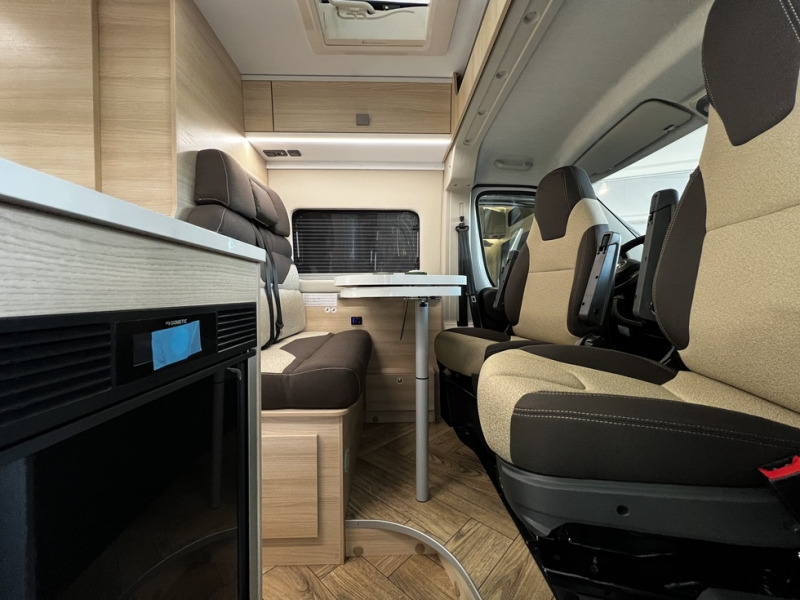 Chausson V594S First Line - Furgon kampingu: foto 2 Chausson V594S First Line - Furgon kampingu: foto 2