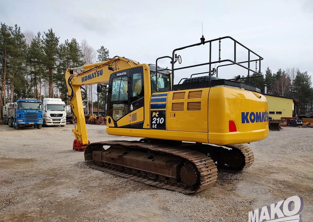 Komatsu PC210 LC-10 - Ekskavator me zinxhirë: foto 3 Komatsu PC210 LC-10 - Ekskavator me zinxhirë: foto 3