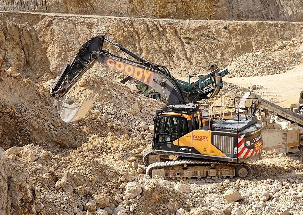 Volvo EC 250 EL - Ekskavator me zinxhirë: foto 1 Volvo EC 250 EL - Ekskavator me zinxhirë: foto 1