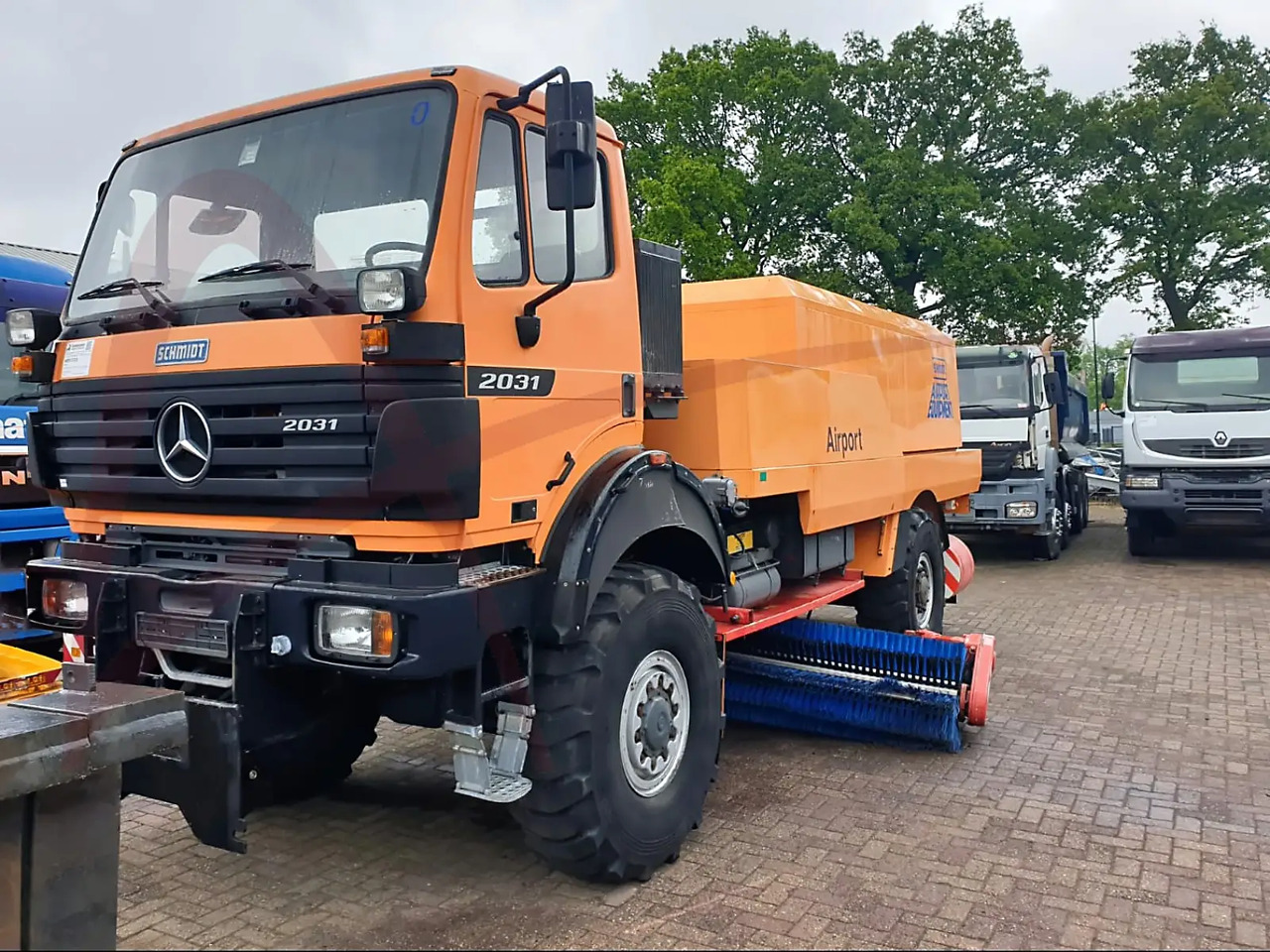 MERCEDES SCHMIDT SK2031/CJS9 - Makinë fshirëse për rrugët: foto 1 MERCEDES SCHMIDT SK2031/CJS9 - Makinë fshirëse për rrugët: foto 1