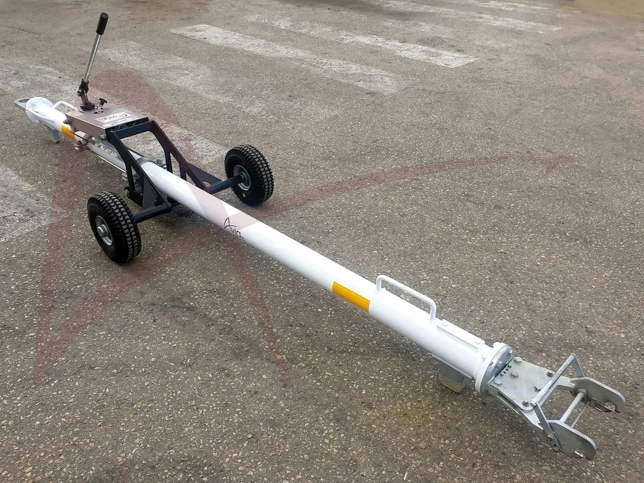 JMS J-TOW DASH8-4 - Pajisje mbështetëse e avionit në tokë: foto 1 JMS J-TOW DASH8-4 - Pajisje mbështetëse e avionit në tokë: foto 1