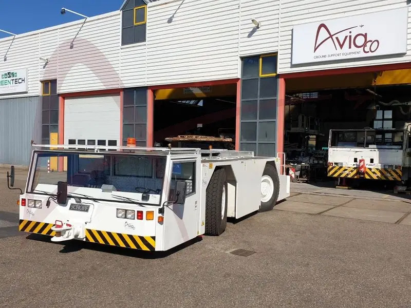 SCHOPF F396C - Automjet për tërheqjen e aeroplanit: foto 2 SCHOPF F396C - Automjet për tërheqjen e aeroplanit: foto 2