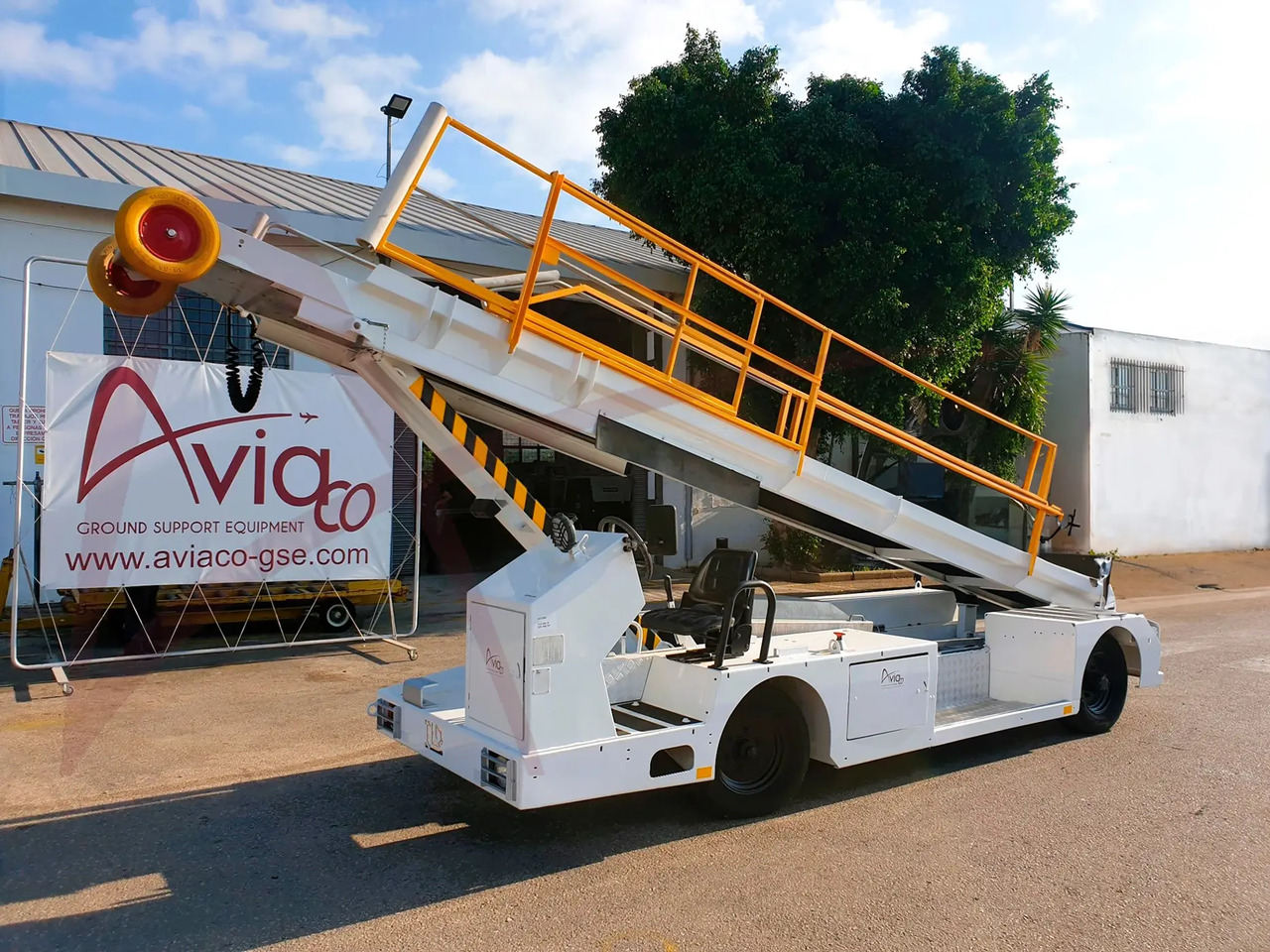 TLD NBL-D - Shirit transportues avionësh: foto 1 TLD NBL-D - Shirit transportues avionësh: foto 1