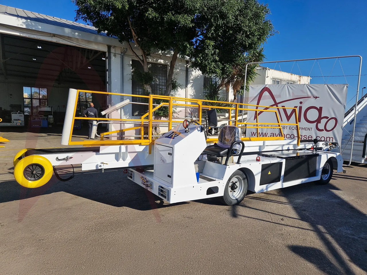 TLD NBL-E - Shirit transportues avionësh: foto 1 TLD NBL-E - Shirit transportues avionësh: foto 1