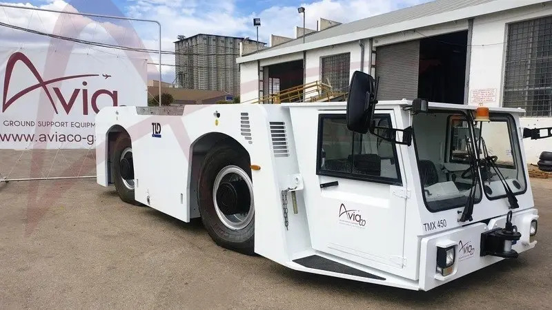 TLD TMX-450 - Automjet për tërheqjen e aeroplanit: foto 1 TLD TMX-450 - Automjet për tërheqjen e aeroplanit: foto 1