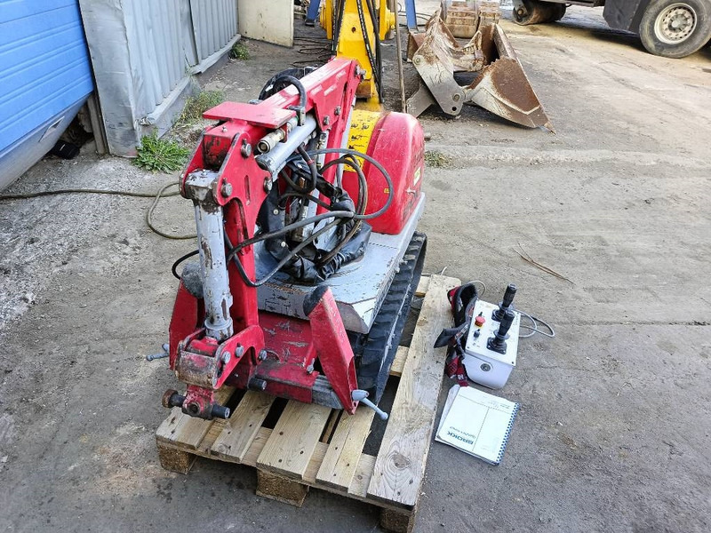 Brokk mini cut 40 demolition robot remote controlled - Ekskavator me zinxhirë: foto 5 Brokk mini cut 40 demolition robot remote controlled - Ekskavator me zinxhirë: foto 5