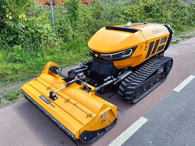 McConnel Robocut RC56 robot remote maaier mower 1200kg - Korrëse bari: foto 2 McConnel Robocut RC56 robot remote maaier mower 1200kg - Korrëse bari: foto 2