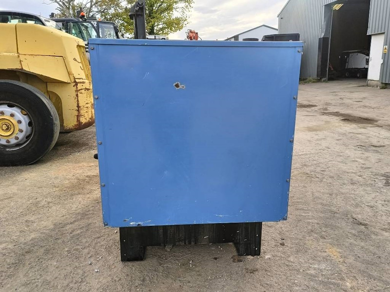 SDMO J 44 K 44kva 64 A 35 kw generator aggregaat silent - Set gjeneratori: foto 5 SDMO J 44 K 44kva 64 A 35 kw generator aggregaat silent - Set gjeneratori: foto 5