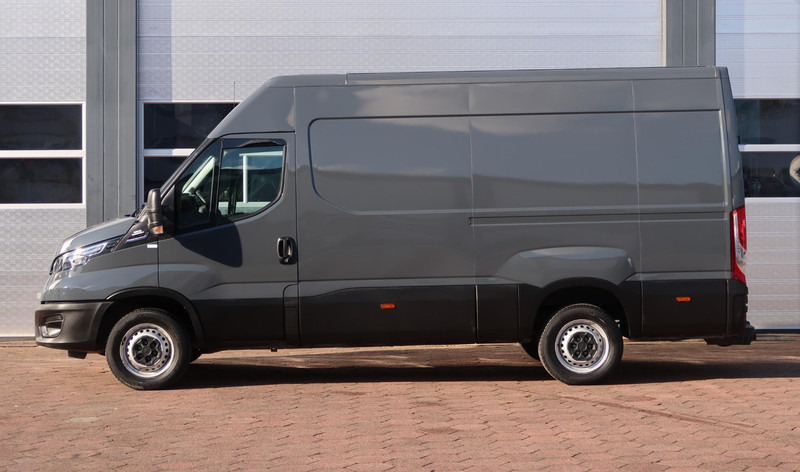 Furgon Iveco Daily 35S18HV 3.0 35 L2 H2 AUT/ LED/ CAMERA/ 3.5T/ CRUISE/ CLIMA/ TREKHAAK: foto 12