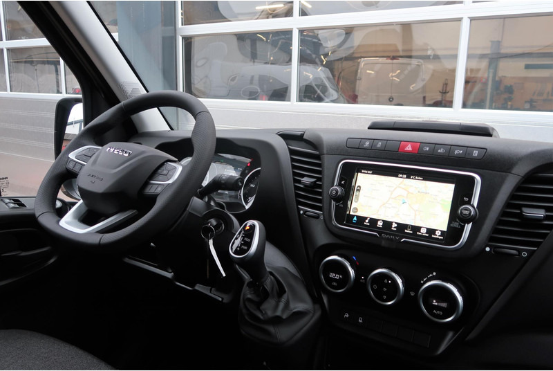 Iveco Daily 35S18HV 3.0 L2H2 AUT/ 2X SCHUIFDEUR/ CAMERA/ LED/ CRUISE/ CLIMA/ NAVI - Furgon: foto 5 Iveco Daily 35S18HV 3.0 L2H2 AUT/ 2X SCHUIFDEUR/ CAMERA/ LED/ CRUISE/ CLIMA/ NAVI - Furgon: foto 5