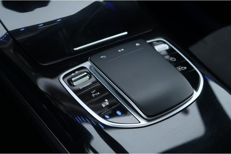 Mercedes-Benz EQC 400 4MATIC Business AMG 80 kWh PANO/ CAMERA/ LEDER/ TREKHAAK/ ETC. - SUV: foto 5 Mercedes-Benz EQC 400 4MATIC Business AMG 80 kWh PANO/ CAMERA/ LEDER/ TREKHAAK/ ETC. - SUV: foto 5