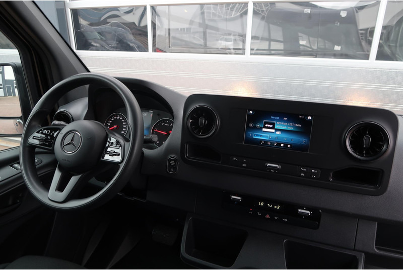 Mercedes-Benz Sprinter 317 CDI L2H2 AUT/ 3.5T/ CAMERA/ MBUX/ CRUISE/ AIRCO - Furgon: foto 5 Mercedes-Benz Sprinter 317 CDI L2H2 AUT/ 3.5T/ CAMERA/ MBUX/ CRUISE/ AIRCO - Furgon: foto 5