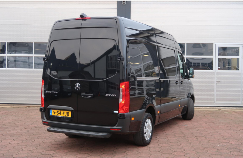 Mercedes-Benz Sprinter 317 CDI L2H2 AUT/ 3.5T/ CAMERA/ MBUX/ CRUISE/ AIRCO - Furgon: foto 4 Mercedes-Benz Sprinter 317 CDI L2H2 AUT/ 3.5T/ CAMERA/ MBUX/ CRUISE/ AIRCO - Furgon: foto 4