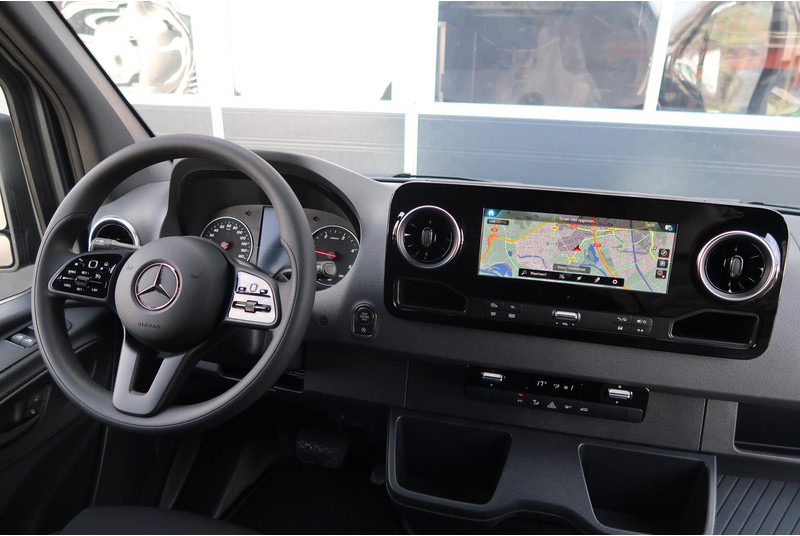 Mercedes-Benz Sprinter 317 CDI L2H2 RWD BPM VRIJ/ AUT/ 3.5T/ LED/ CAMERA/ MBUX/ CRUISE/ CLIMA - Furgon: foto 5 Mercedes-Benz Sprinter 317 CDI L2H2 RWD BPM VRIJ/ AUT/ 3.5T/ LED/ CAMERA/ MBUX/ CRUISE/ CLIMA - Furgon: foto 5