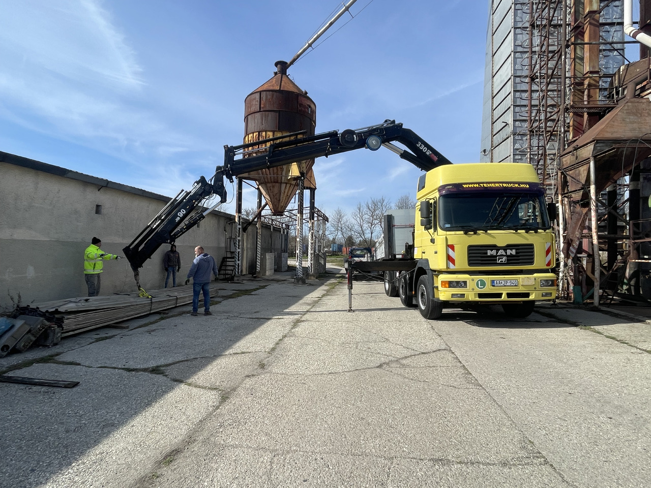 MAN F2000 413 6x2 Manual CRANE Hiab 330+jib 90 21m - Gjysmë-kamion: foto 2 MAN F2000 413 6x2 Manual CRANE Hiab 330+jib 90 21m - Gjysmë-kamion: foto 2