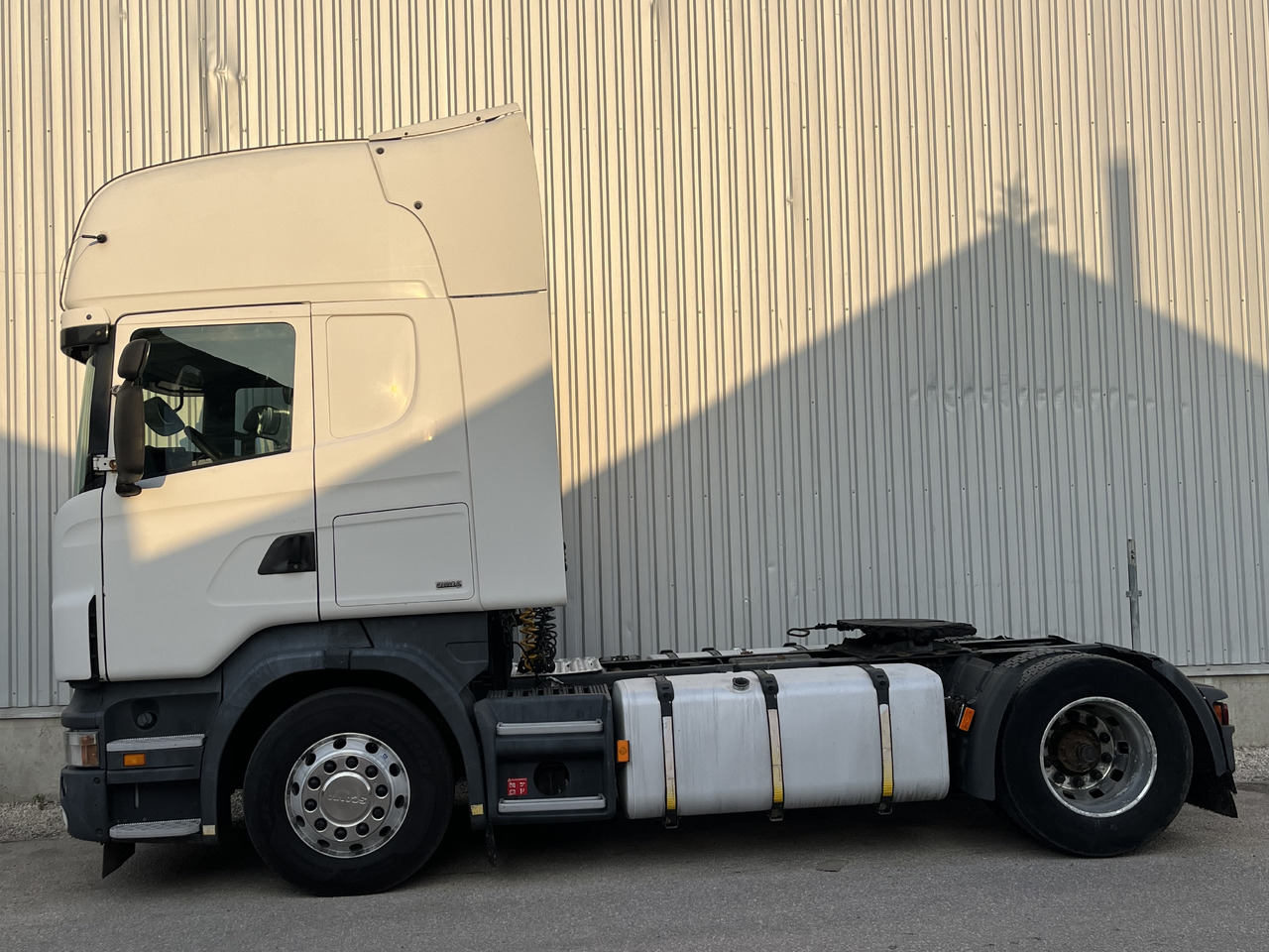 SCANIA R 420 LA 4X2 MLA - Gjysmë-kamion: foto 3 SCANIA R 420 LA 4X2 MLA - Gjysmë-kamion: foto 3
