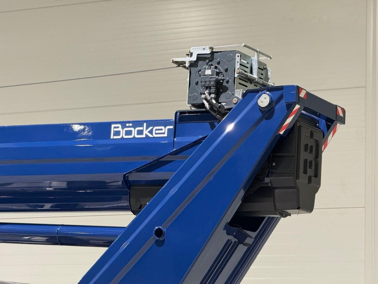 MAN Böcker AK 37/4000 on chassis - Autovinç: foto 2 MAN Böcker AK 37/4000 on chassis - Autovinç: foto 2