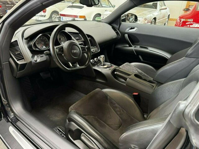 AUDI R8 4.2 FSI V8 quattro Coupé makellos!... - Veturë: foto 5 AUDI R8 4.2 FSI V8 quattro Coupé makellos!... - Veturë: foto 5