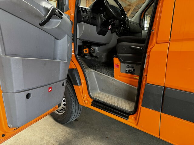 MERCEDES-BENZ Sprinter 316 CDI 4x4 Allrad 5-Sitzer... - Furgon, Kamioncine dopio kabinë: foto 3 MERCEDES-BENZ Sprinter 316 CDI 4x4 Allrad 5-Sitzer... - Furgon, Kamioncine dopio kabinë: foto 3