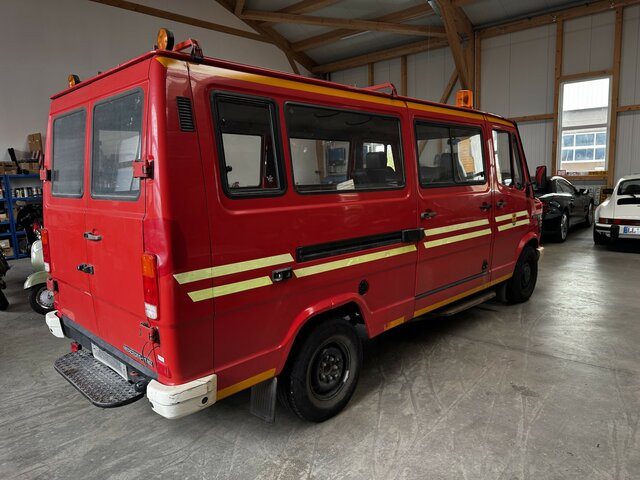 MERCEDES-BENZ T1 310 D Bremer Kombi Feuerwehr1. Hand... - Veturë: foto 3 MERCEDES-BENZ T1 310 D Bremer Kombi Feuerwehr1. Hand... - Veturë: foto 3