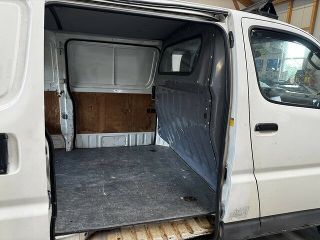TOYOTA HiAce 2.5TD Kasten lang 4WD 4x4... - Furgon: foto 5 TOYOTA HiAce 2.5TD Kasten lang 4WD 4x4... - Furgon: foto 5