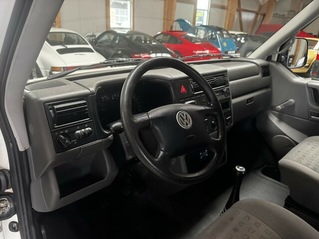 VW T4 Caravelle 2.5 TDI Syncro Sperre 1. Hand! - Veturë: foto 5 VW T4 Caravelle 2.5 TDI Syncro Sperre 1. Hand! - Veturë: foto 5